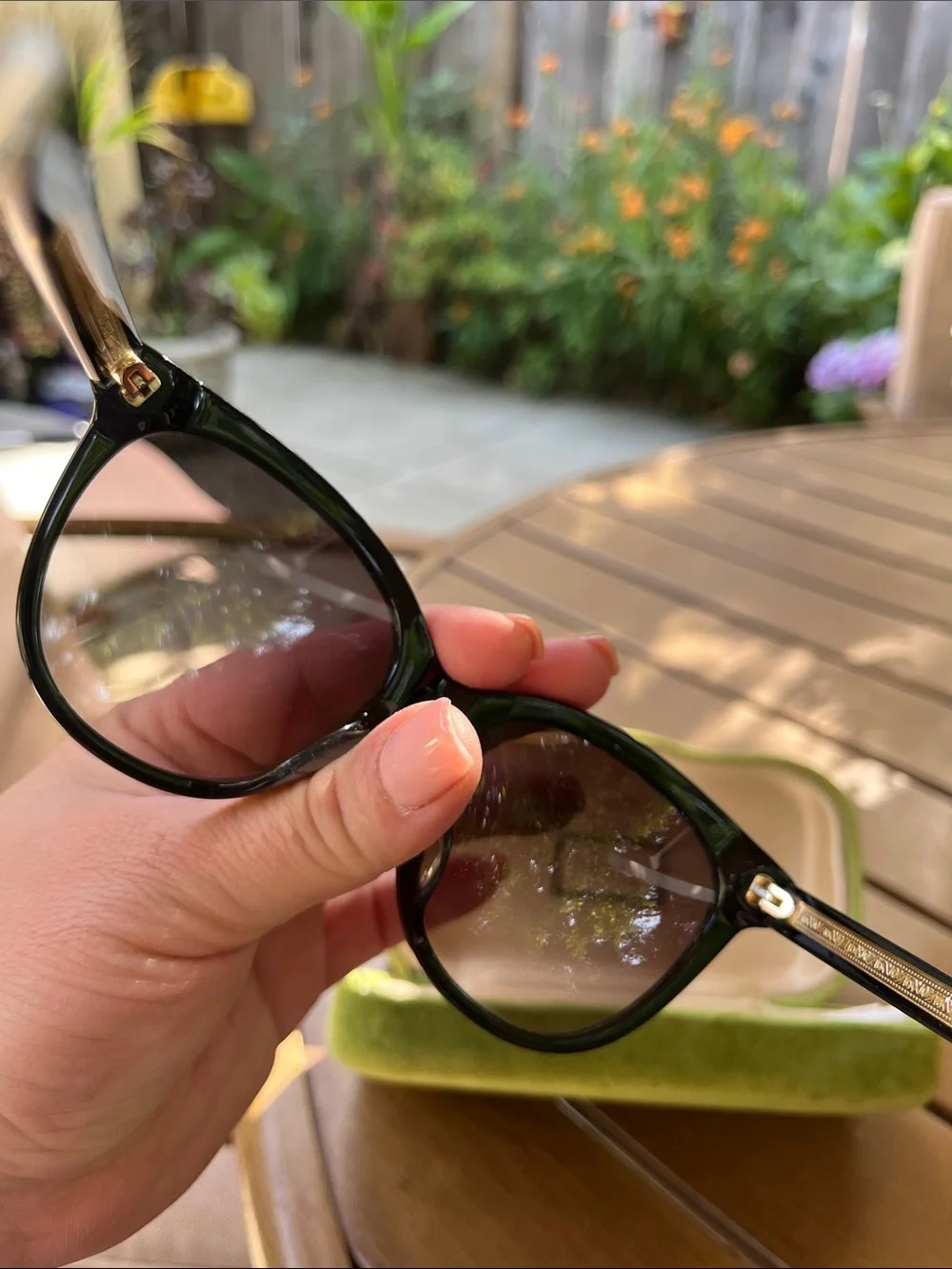 Gucci Black Frame Sunglasses with Brown Gradient Lenses - Picture 4 of 15